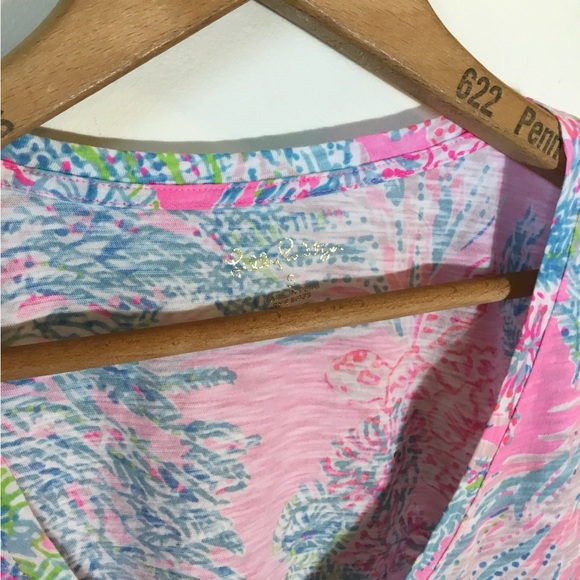 Lilly Pulitzer Ella V-Neck Short Sleeve Shirt - Picture 3 of 6